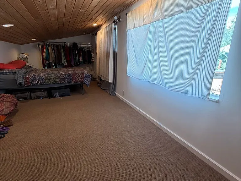 658 E Conway Ct — Photo 34