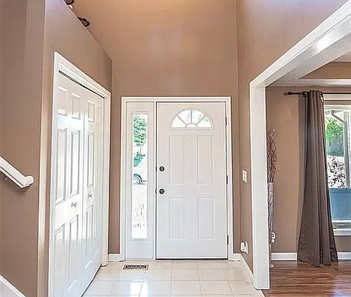 3rd image of 5102 Heritage Dr