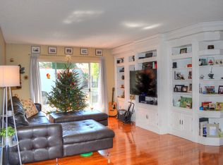 10818 N Kendall Dr APT R28, Miami, FL 33176