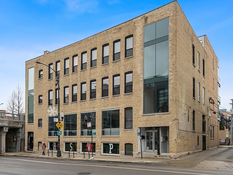1755 N Damen Ave — Photo 10