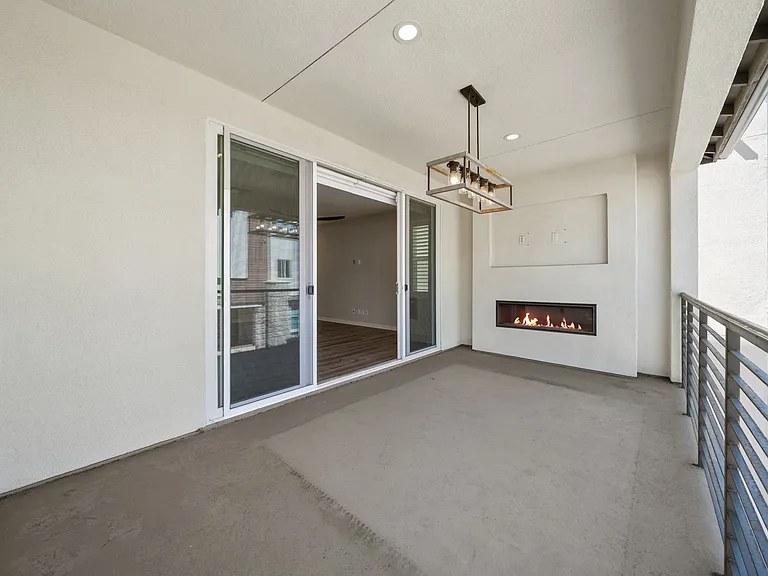 16205 Camden Cir — Photo 26