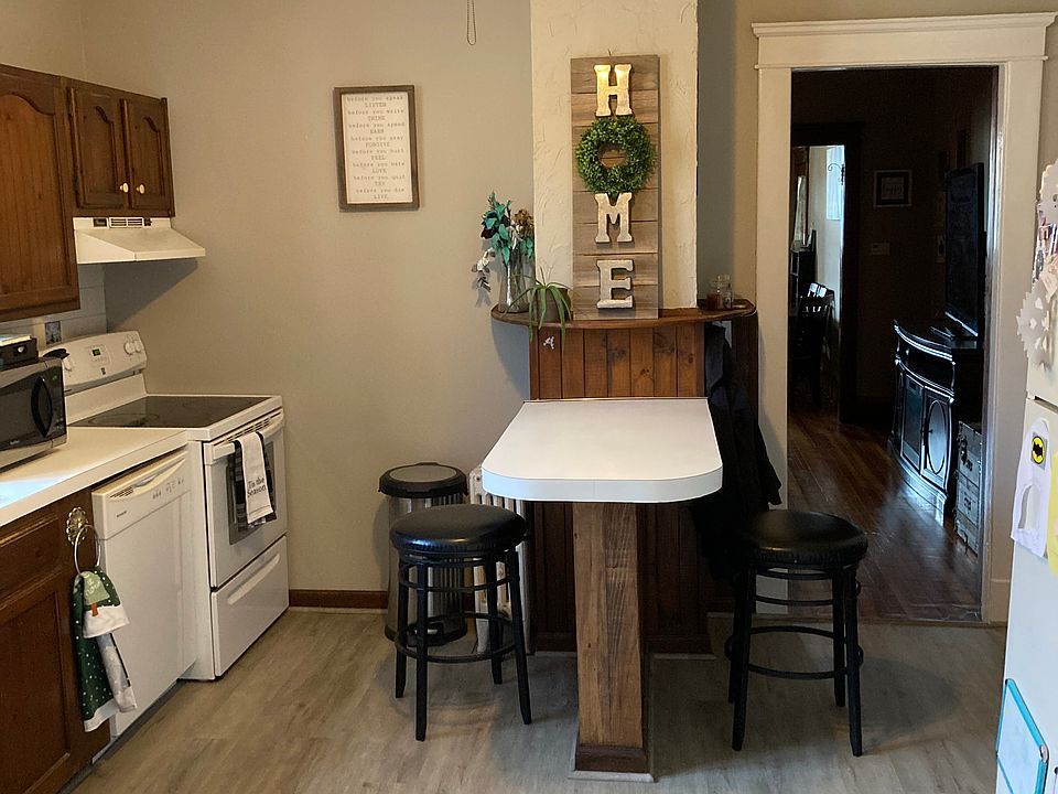 eat in kitchen