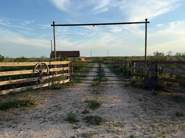 9 Highway 359, Benavides, TX 78341