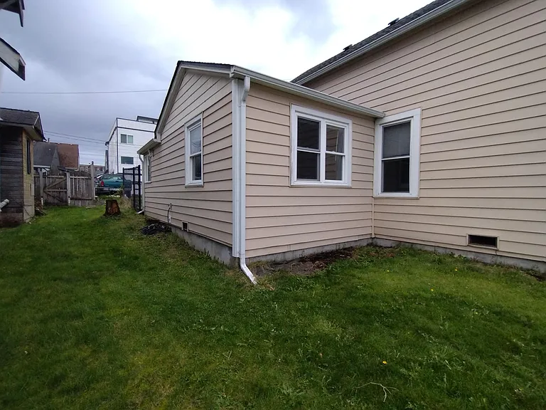 2502 Rockefeller Ave — Photo 25