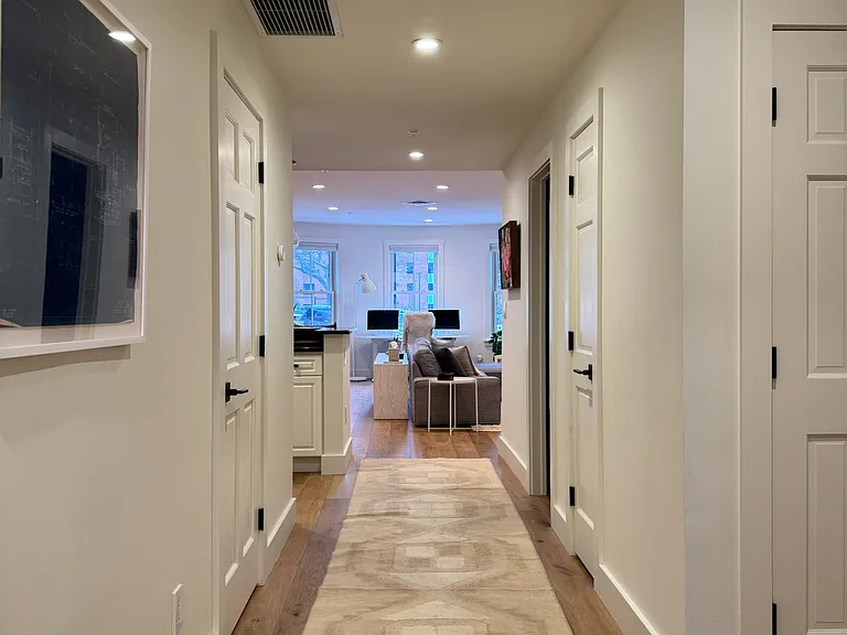 40 College St #207 — Photo 18