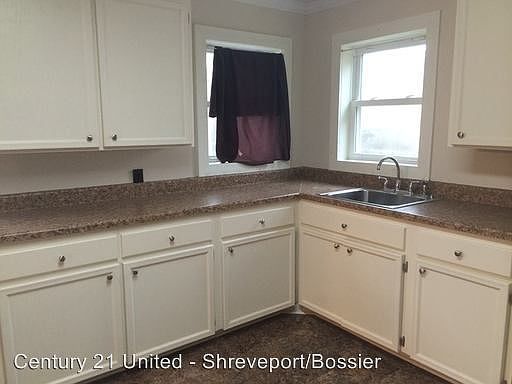 5th image of 431 Waller Ave