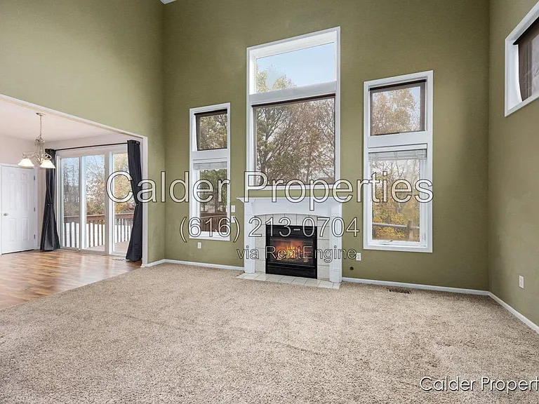 5686 E Falling Leaf Dr SE — Photo 8