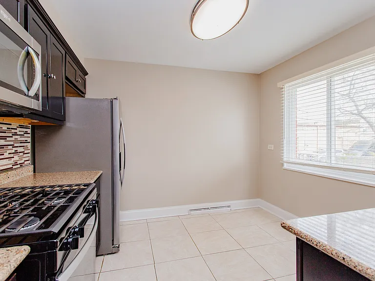 4852 Carol St — Photo 11