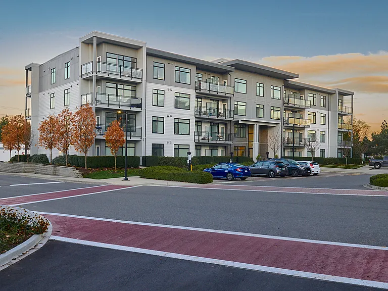 6985 Island Hwy N — Photo 3