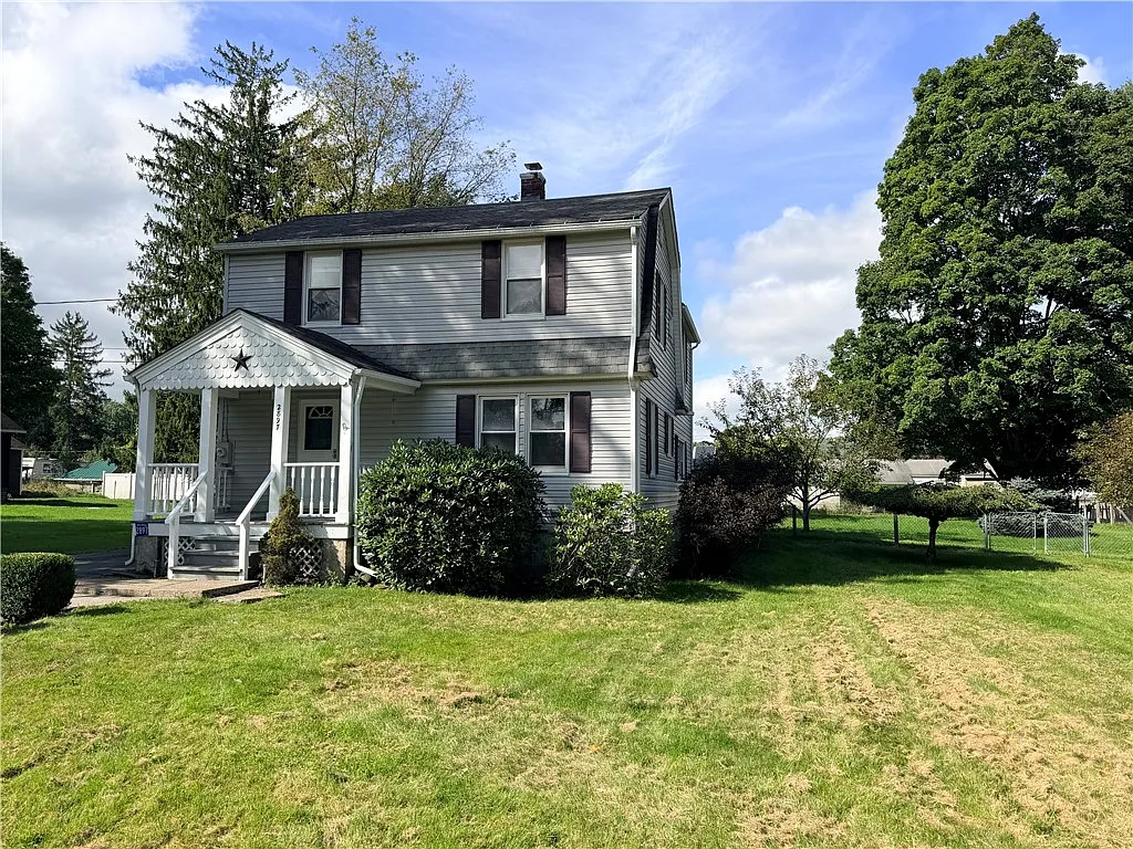 4 bed, 1.5 bath, 1584 sqft, $1,750 — Photo 2