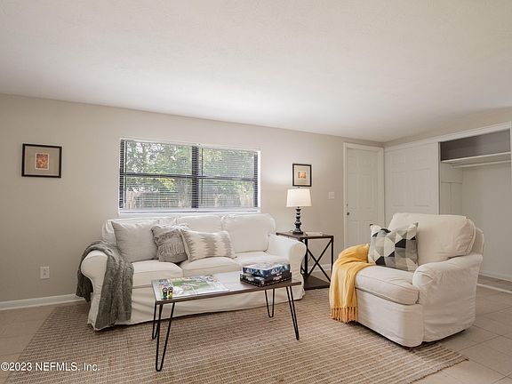 3rd image of 8605 MATHONIA Avenue