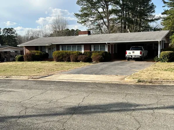 710 Overlook Rd, Chase City, VA 23924