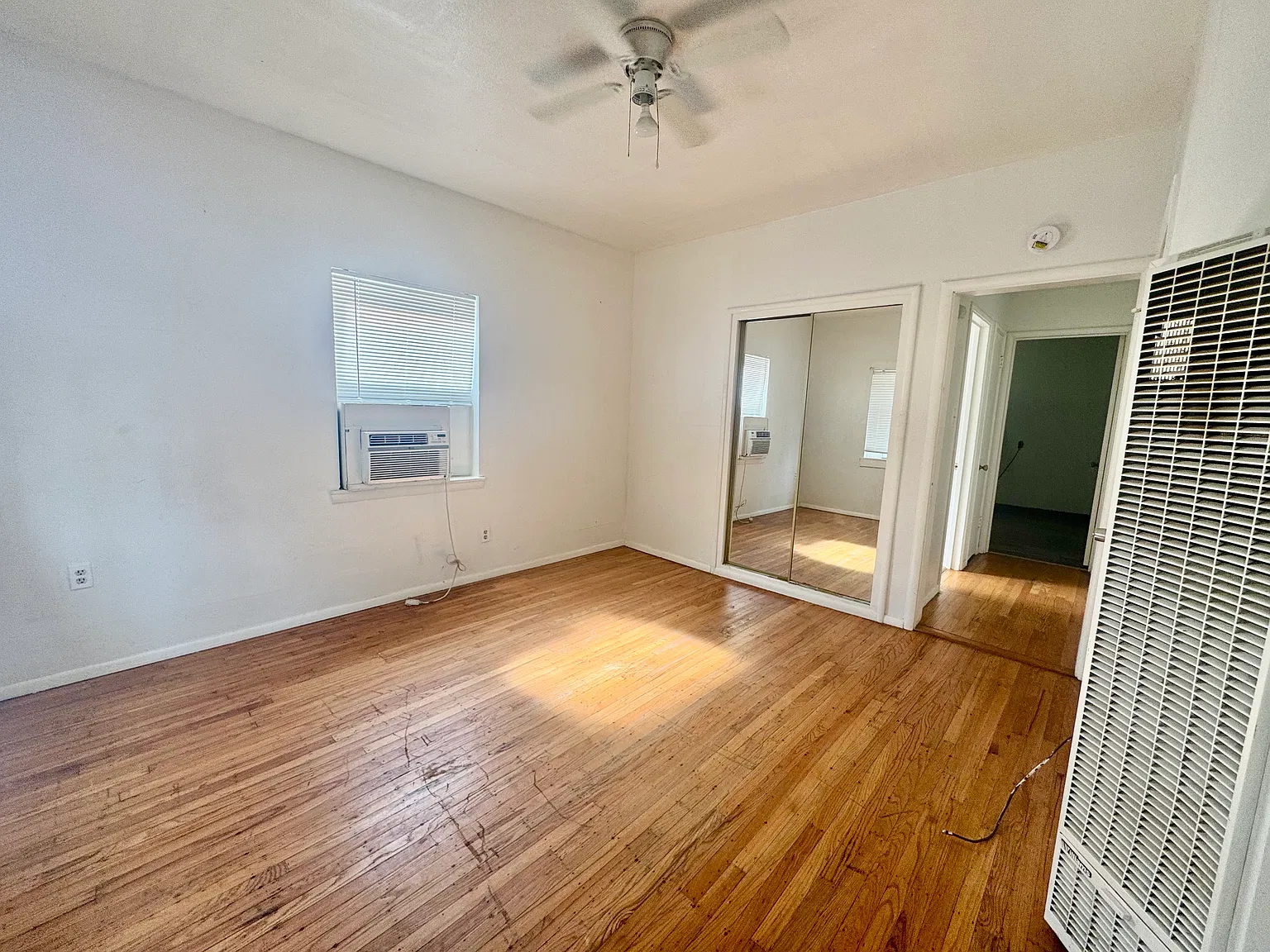 2512 L St — Photo 3
