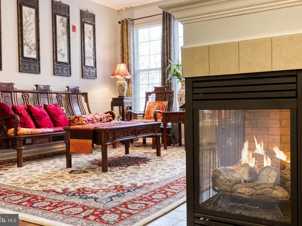 400 Symphony Cir Unit 322H, Cockeysville, MD 21030