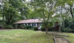 1st image of 689 N Chestatee St