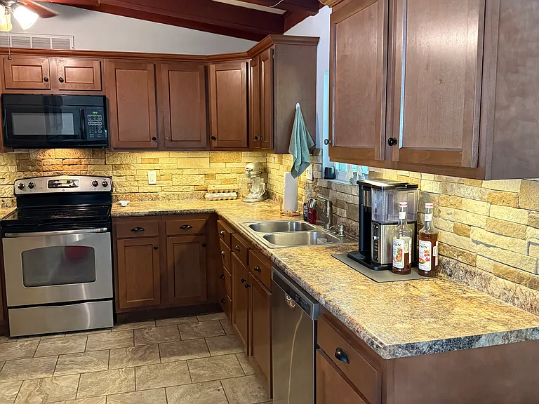192 Valley Dr — Photo 12