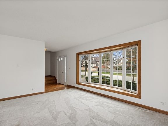 3rd image of 203 Alexandria Dr