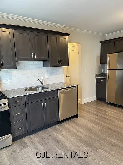 1 bed, 1.0 bath, $2,500 — Photo 1