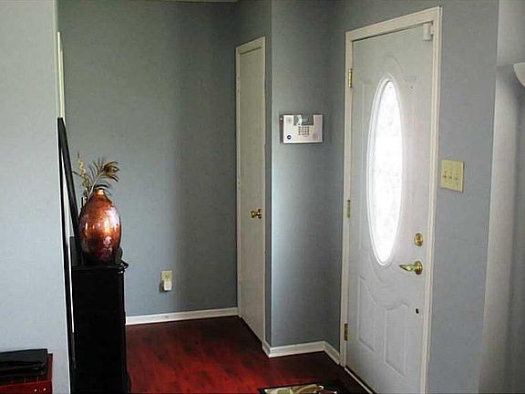 2nd image of 10822 Parker Dr