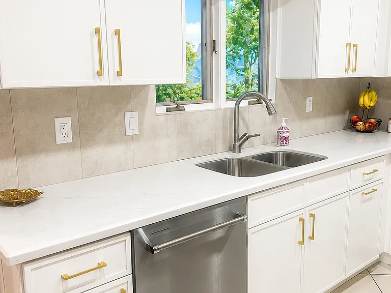 5200 S Lakeshore Dr #128 — Photo 2