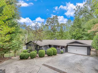 5914 Stuart Dr, Flowery Branch, GA 30542