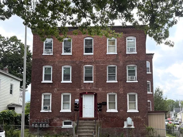 90 West St #B, Chicopee, MA 01013