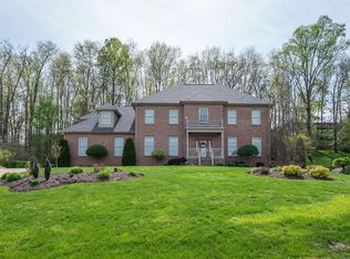 10 Holly Ln, Uniontown, PA 15401