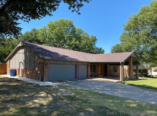 9028 E 67th Pl, Tulsa, OK 74133