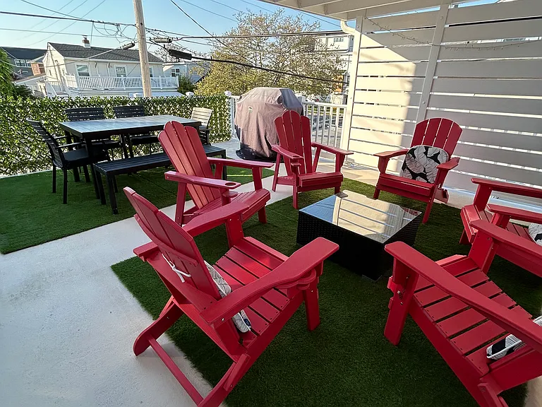 23 N Rosborough Ave — Photo 18