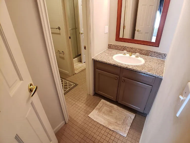 1048 Josephine St #B — Photo 16