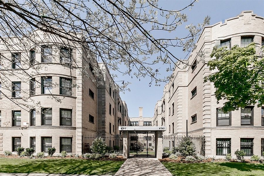 1st image of 4744 S Woodlawn Ave #3