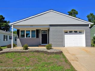 204 Torrey Pines Dr, Toms River, NJ 08757
