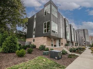 2726 McGee Trafficway, Kansas City, MO 64108