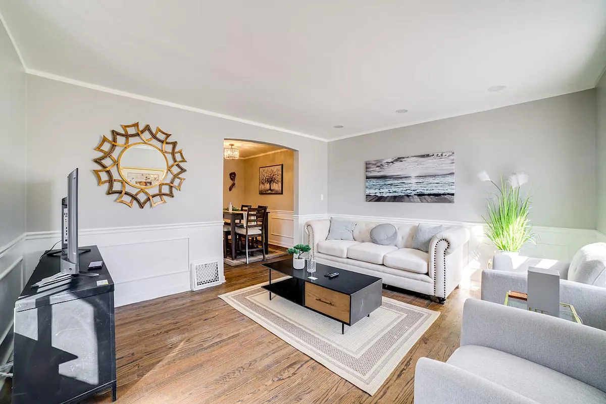 Living Room - 9830 S Yates Ave #ID1306462P