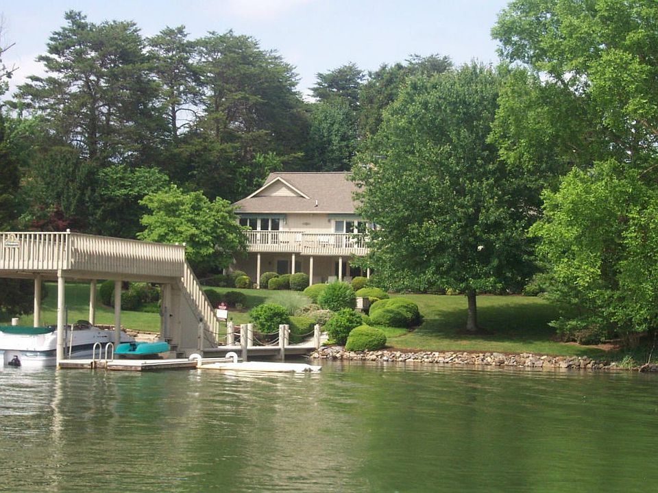 1st image of 117 Windward Dr