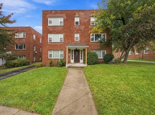 2657 Noble Rd, Cleveland, OH 44121