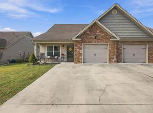 14 Sunset Cove Dr, Rossville, GA 30741