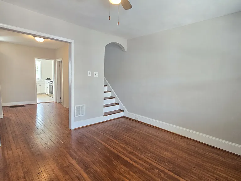 316 Woodbine Ave — Photo 7