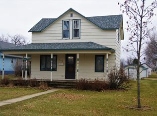 308 3rd St S, Ellendale, ND 58436