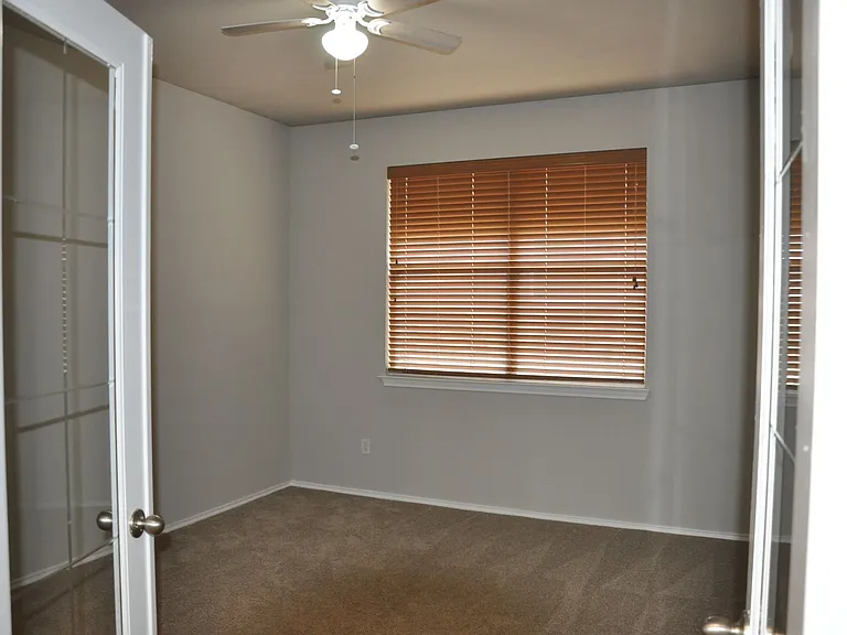 507 Las Colinas Dr — Photo 13
