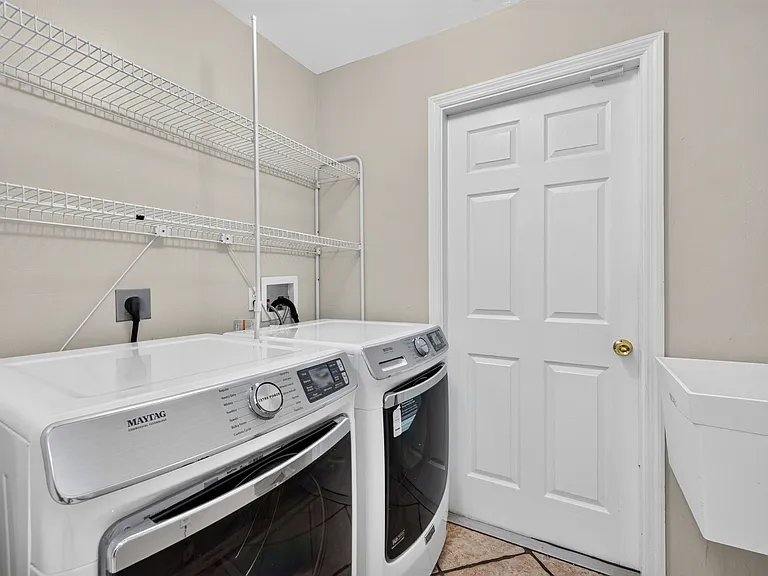 1632 SW 43rd Ter — Photo 11