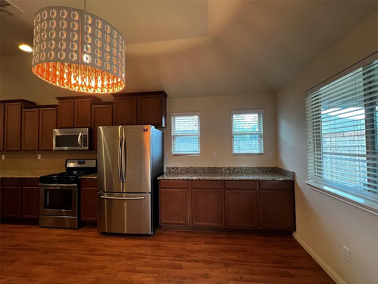 2708 Cottonwood Shores Dr — Photo 17