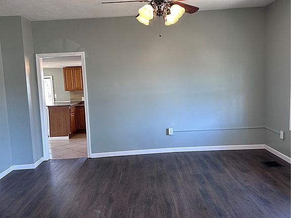 2nd image of 1204 Middle Rd