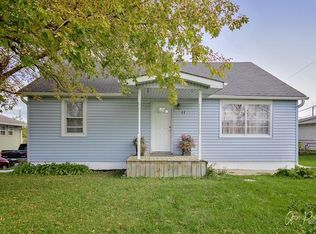 11 N Pioneer Rd, Waukegan, IL 60085