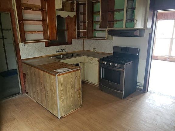 2nd image of 11213 Blades St