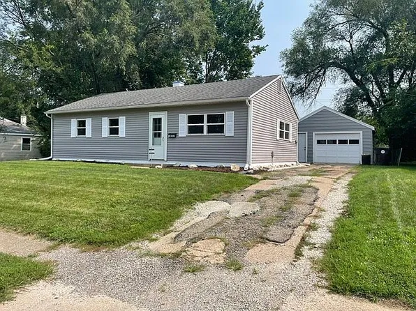 112 Radisson Rd, Marquette Heights, IL 61554