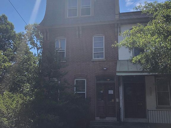 2nd image of 1428 N Van Buren St #2