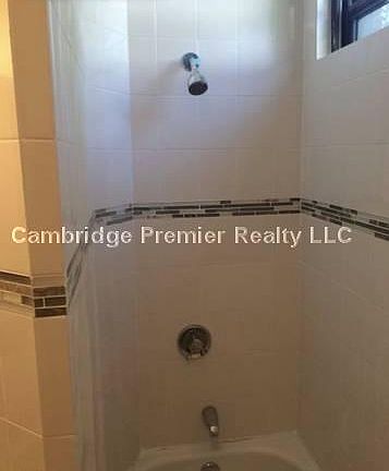 5th image of 179 1/2 Harvard St #2