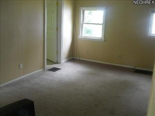 4th image of 37 Lake Lawn Dr