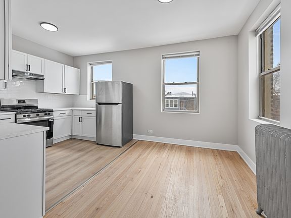 3rd image of 7516-24 N Seeley Ave #11559930